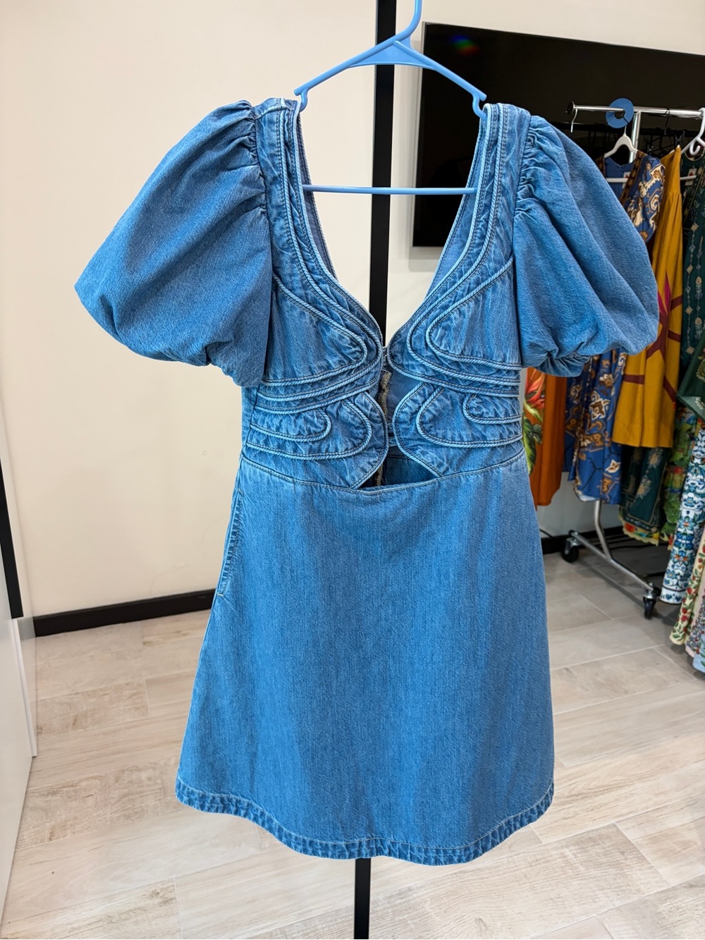 Farm Rio: DENIM LOOP MINİ DRESS - Picture 11 of 12